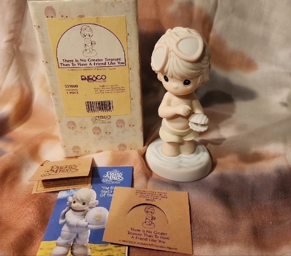 Enesco Precious Moments 1992 Figurine